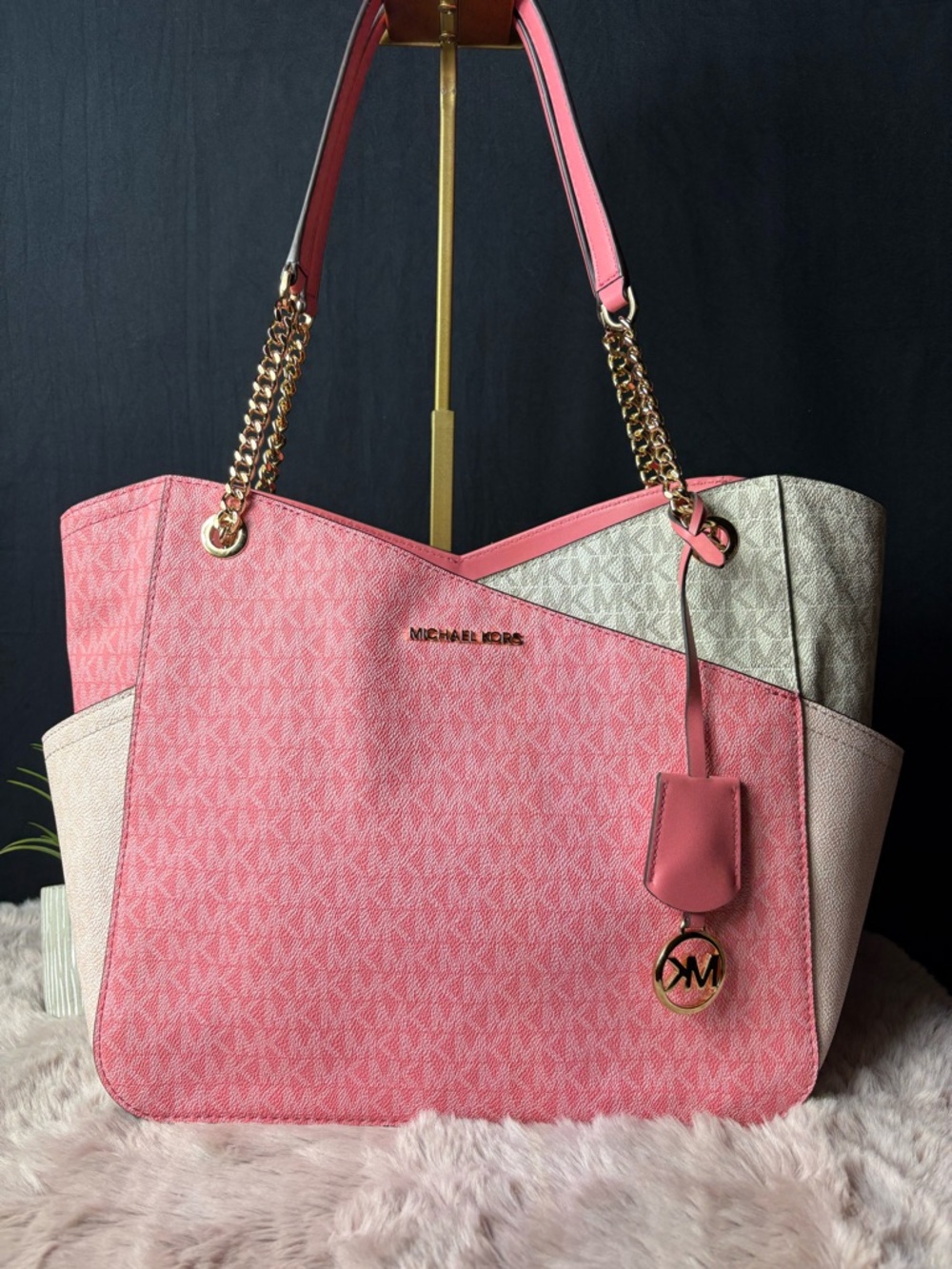 Michael Kors Jet Set Shoulder Tote Bag Tea Rose Multi Pink Monogram NWOT